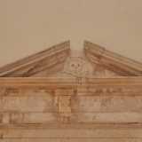 Accanto a un giardino si erge la chiesa della Morte, risalente al XVII secolo e preannunciata da un teschio in bassorilievo che risalta sopra l'entrata